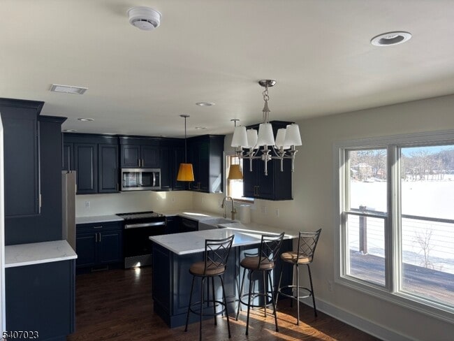 Building Photo - 41 W Shore Trail