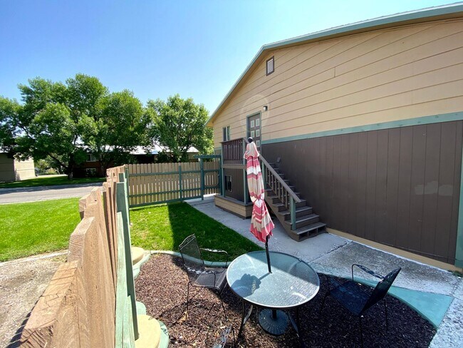 Building Photo - 810 Mary Anne Dr