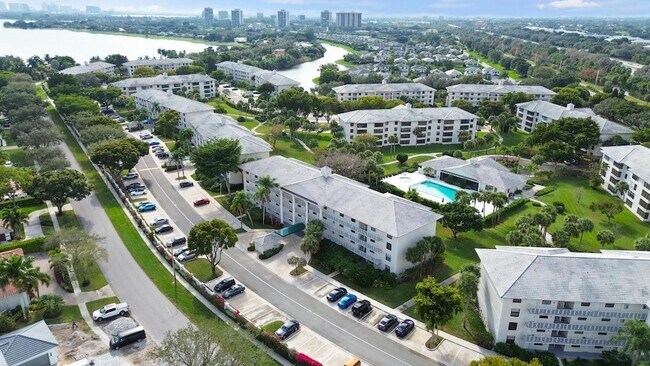 Building Photo - 3716 Whitehall Dr