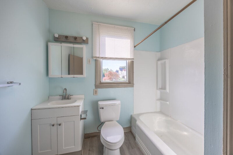 Building Photo - 308 Menoher Wy