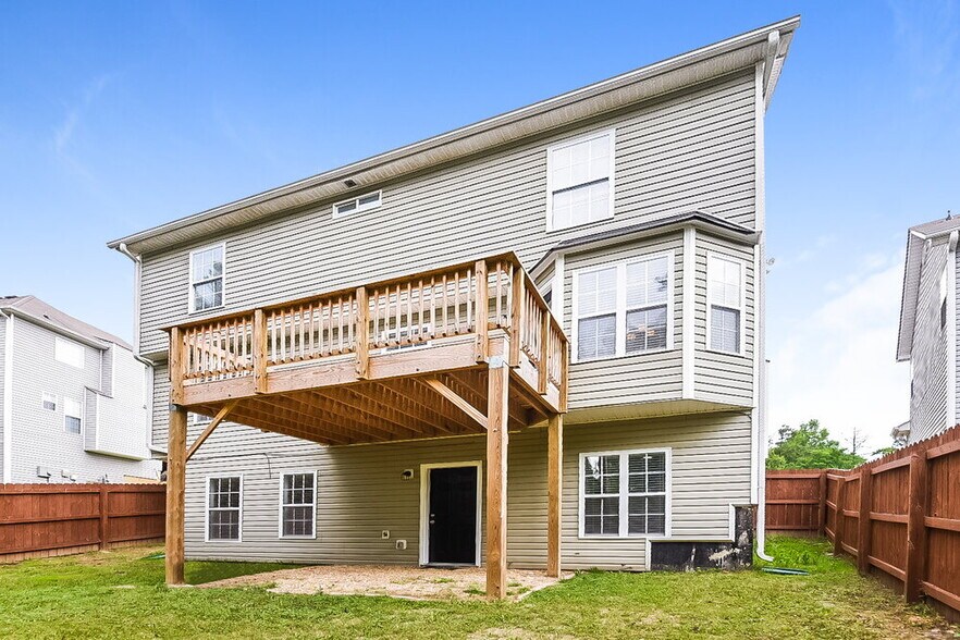 Building Photo - 204 Providence Rd