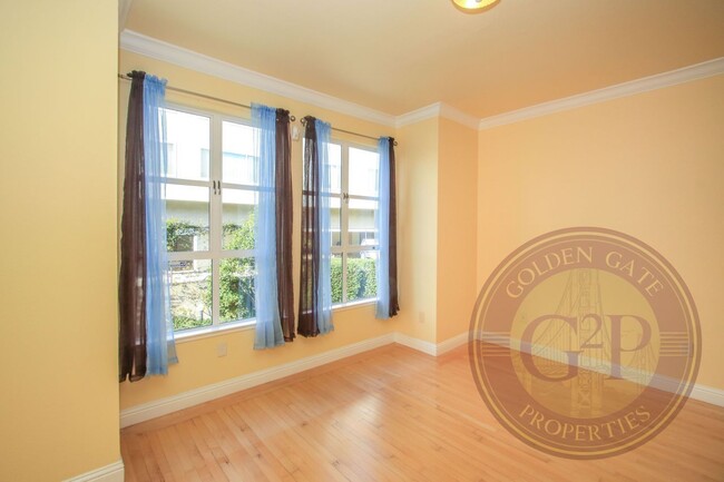 Building Photo - Twin Peaks - 2 BR, Office, 2.5 BA Townhome...