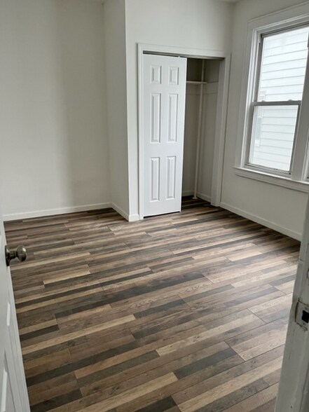 Building Photo - 442 N Grove St