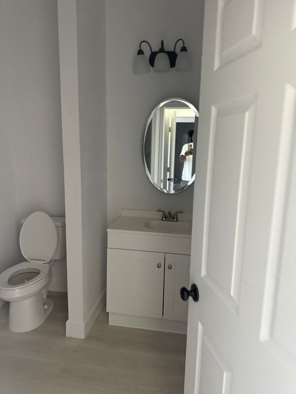 Building Photo - 540 Beal St NW