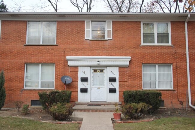 Building Photo - 7010 Town Ln