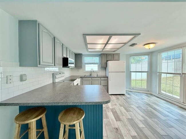 Building Photo - 6149 Staunton Dr