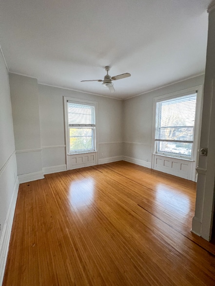 Building Photo - 4380 Central Ave