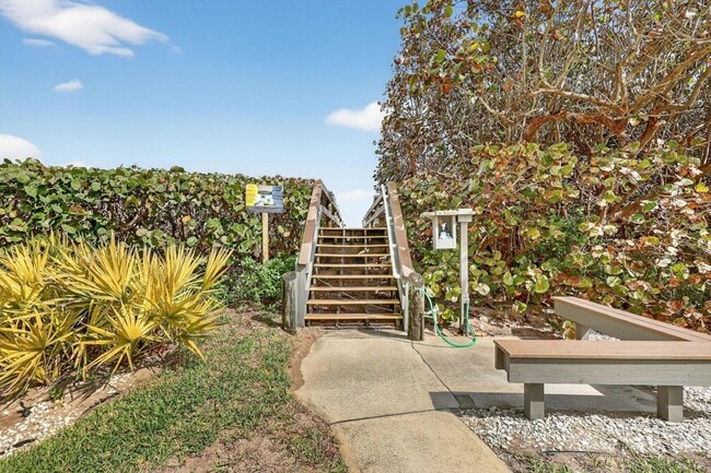 Building Photo - 9940 S Ocean Dr