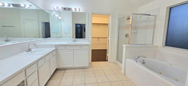 Building Photo - 21038 Narrow Gate Dr