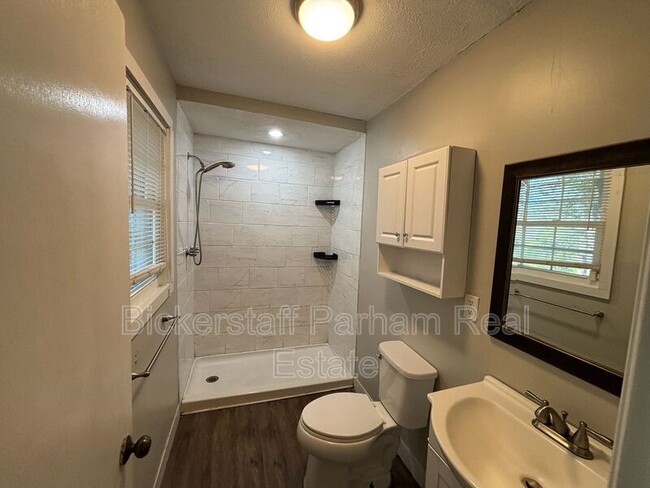 Building Photo - 1612 Celeste Dr