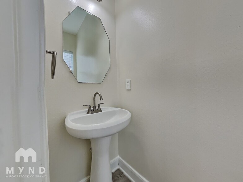 Building Photo - 3734 Ashford Villa Ln