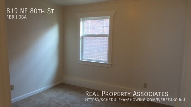 Building Photo - 819 NE 80th St