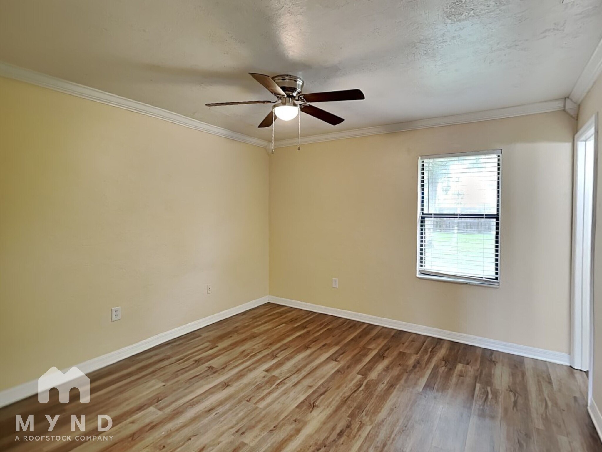 Building Photo - 1942 Peoria St