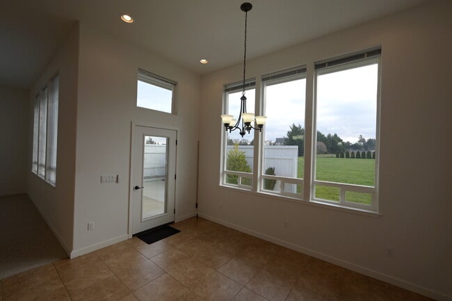 Building Photo - Modern & comfortable home in a country setting on 1 acre in Sequim