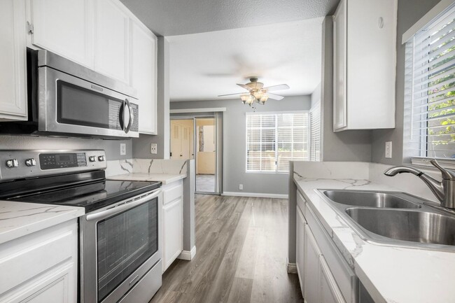 Building Photo - Bright One bedroom, one bath home in Mira Mesa!