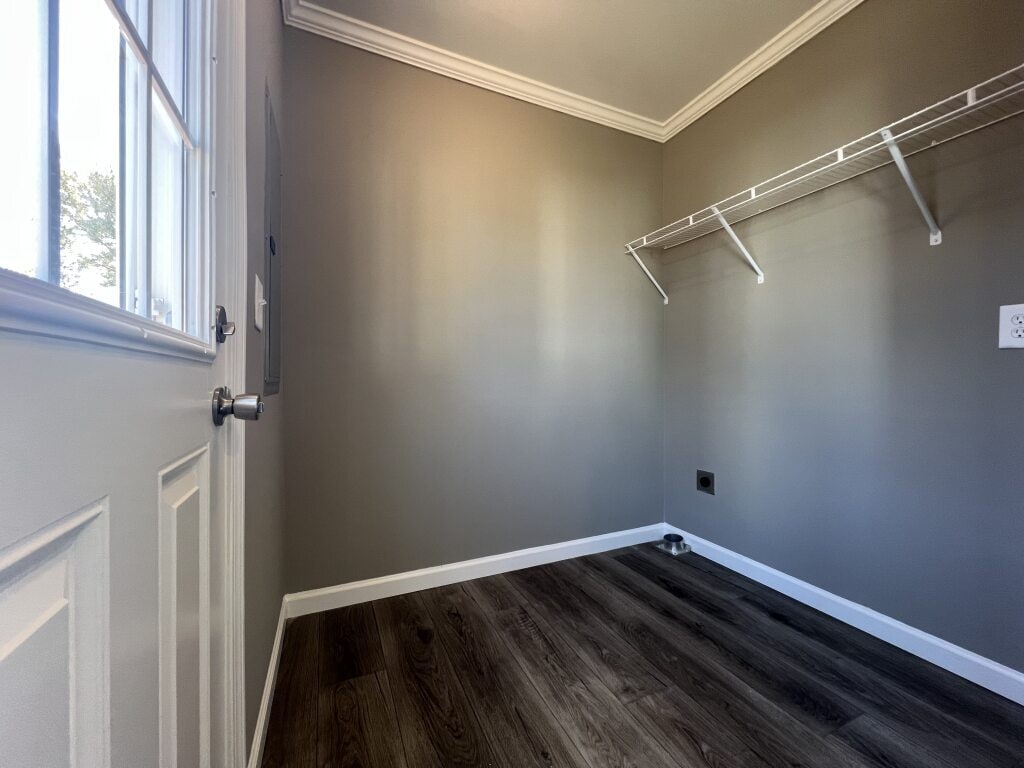 Building Photo - 215 Red Spruce Cir