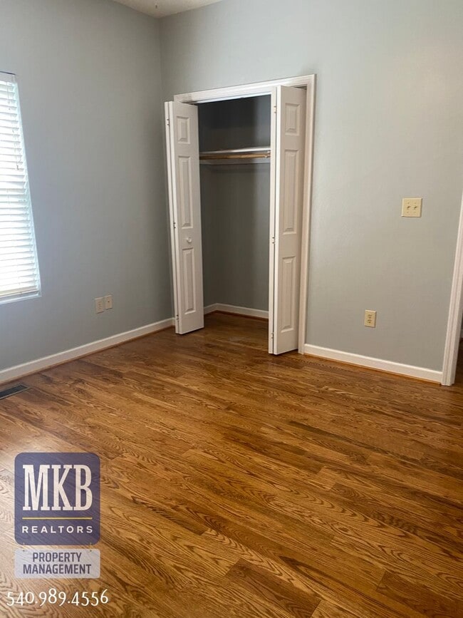 Building Photo - 3 bedrooms 3 baths Patio Home in Roanoke C...