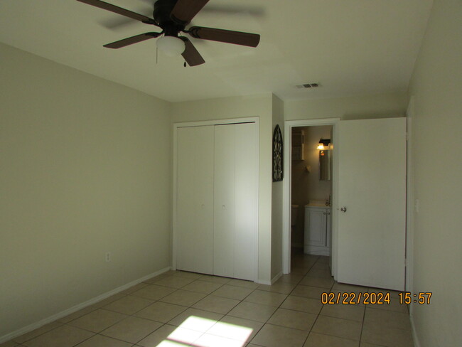 Building Photo - 4125 Pinewood Dr NE