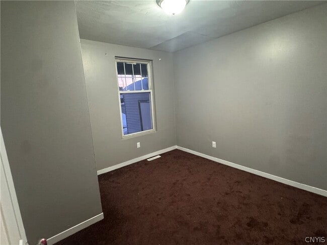 Building Photo - 109 1st St