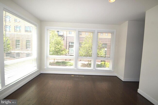 Building Photo - 408 Stabler Ln