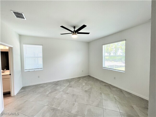 Building Photo - 2611 Scarlet Wy
