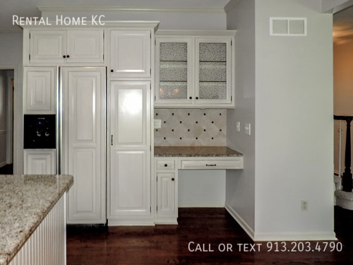 Building Photo - 15715 Beverly Ct