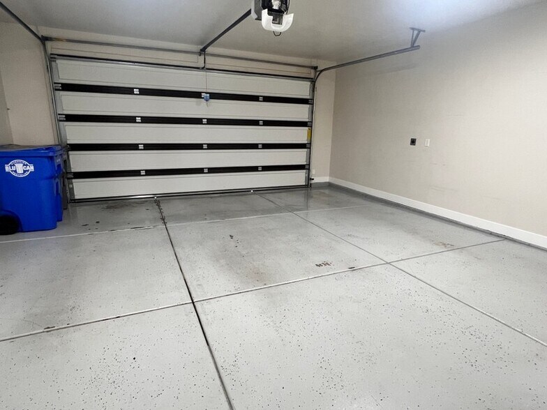 Building Photo - 843 American Beech Ln