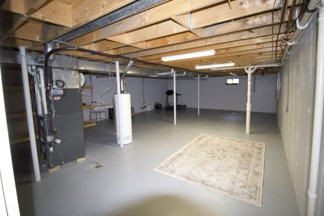 Building Photo - 2812 Stonebridge Dr