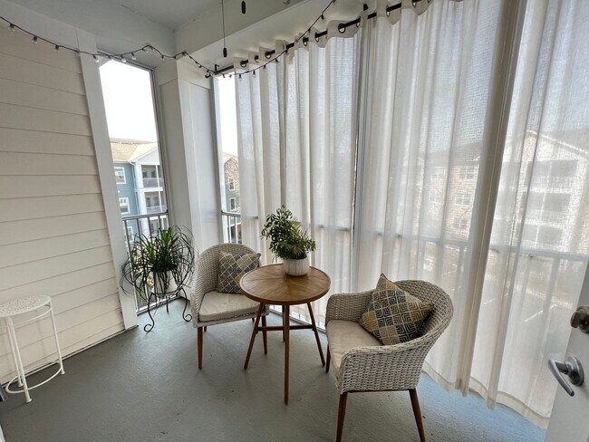 Building Photo - 2 Bedroom 2 Bathroom Condo at The Regatta ...