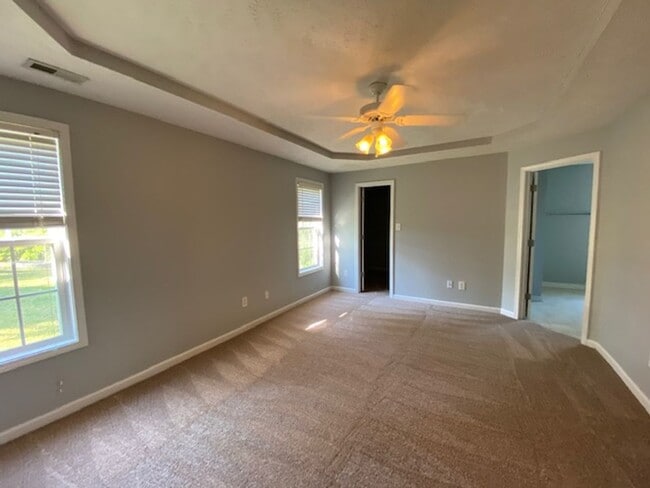 Building Photo - Charming 4 Bed 2 Bath Raeford Home