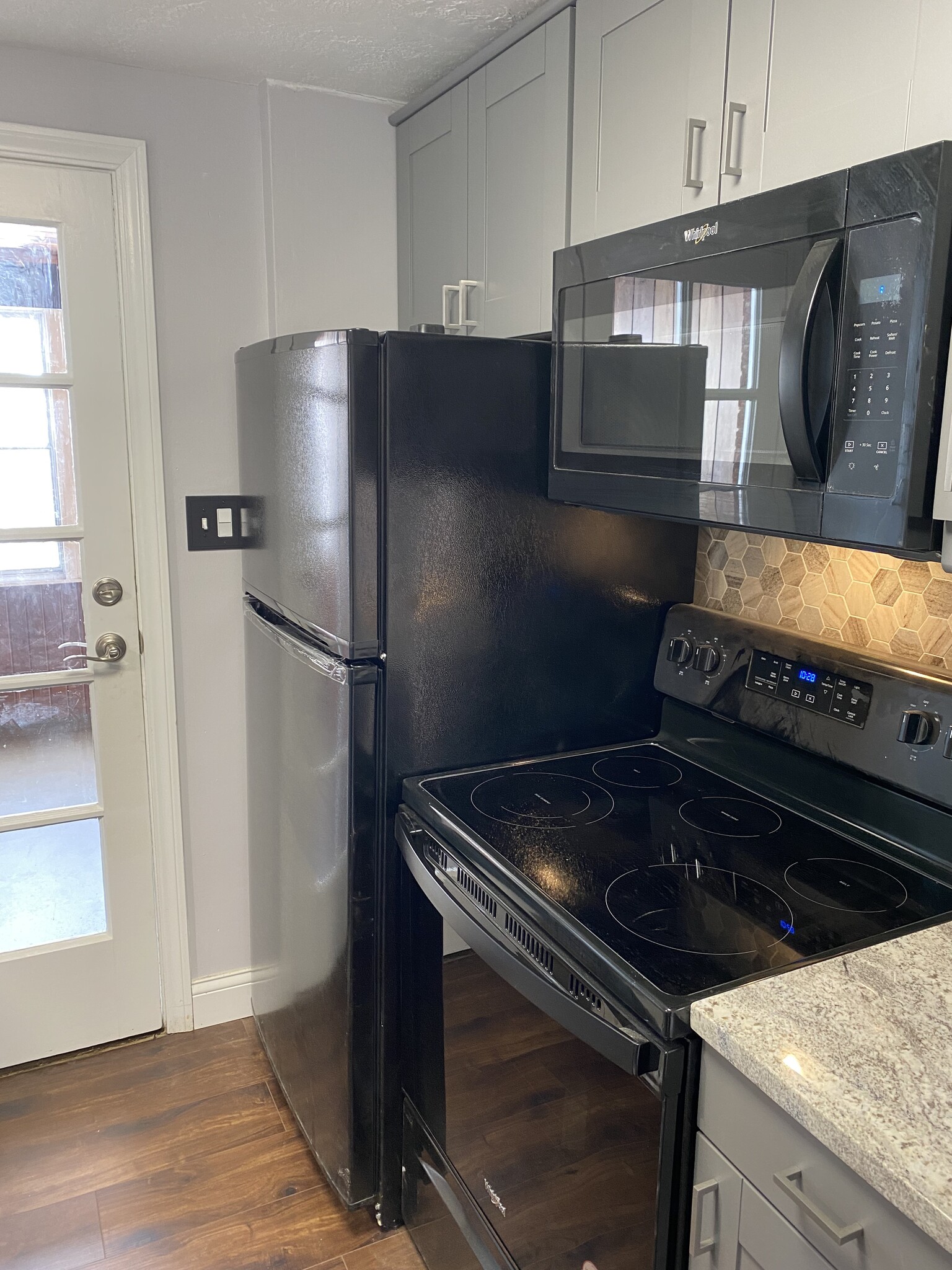 New appliances - 2529 Broad Blvd