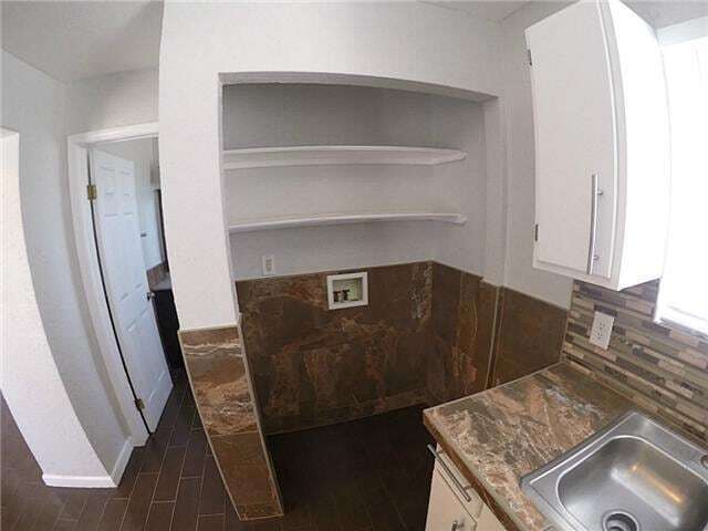 Building Photo - 8903 Old County Dr