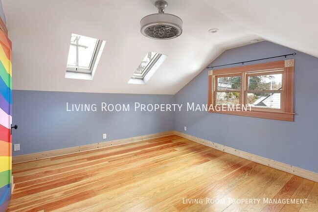 Building Photo - Historic 1886 home in Mt. Tabor with Outdo...