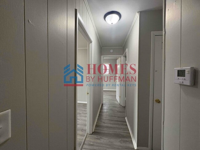 Building Photo - Three Bedroom Duplex | Off-Street Parking