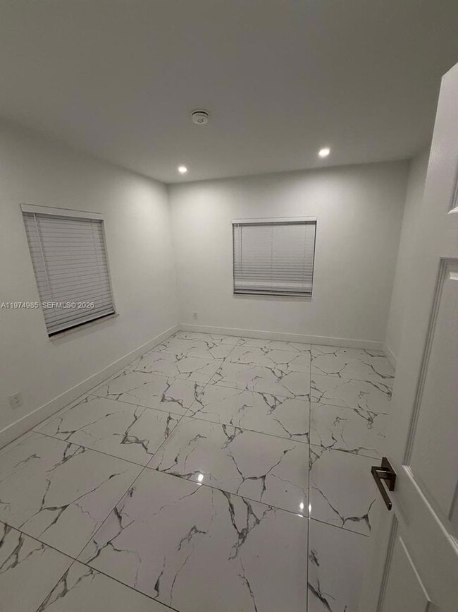 Building Photo - 345 SW 49th Ave