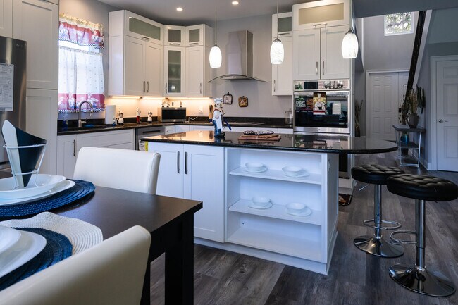 Building Photo - 5569 SE Hammock Reserve Terrace