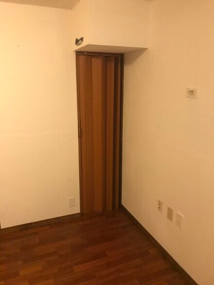 Building Photo - 16 Bowstring Way