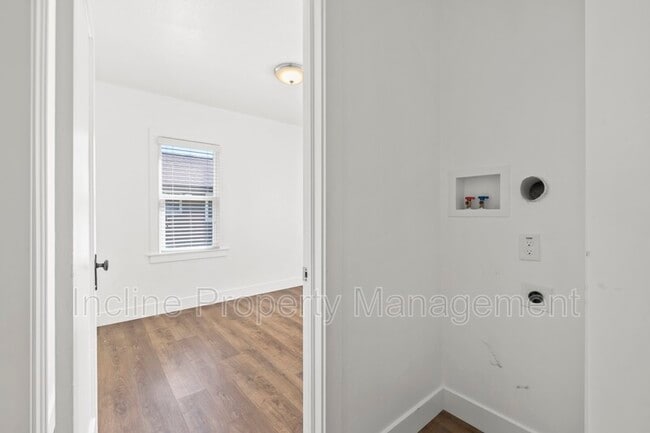 Building Photo - 758 Loveland Ave