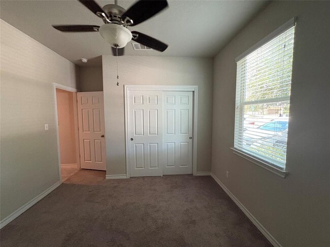 Building Photo - 147 Mary Max Cir