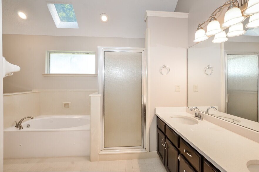 Building Photo - 6641 Bright Star Ln