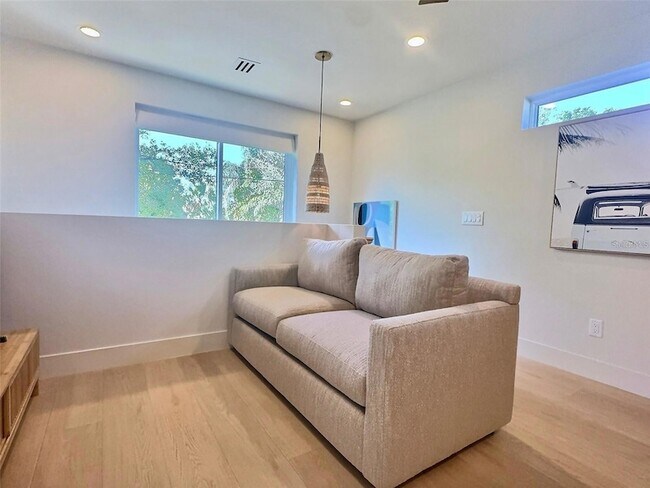 Building Photo - 150 51st St N