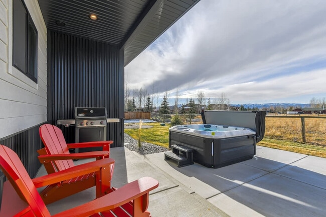 Building Photo - 444 Cowboy Trail