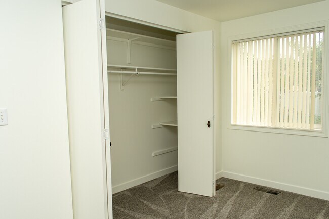 Building Photo - 245 W 500 S