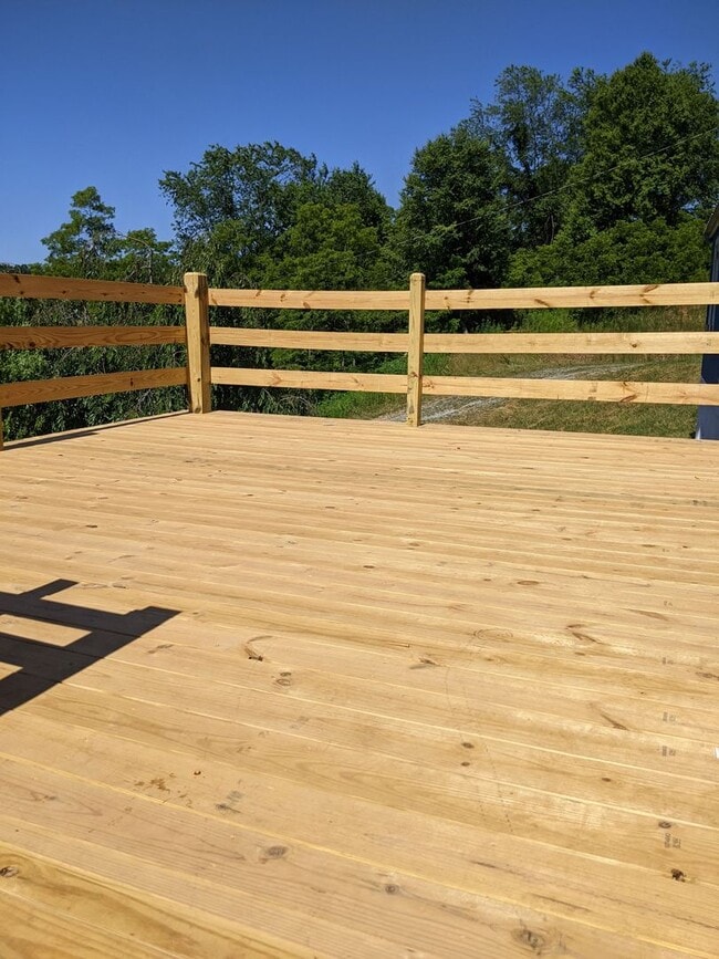 Building Photo - 235 Monarch Ln