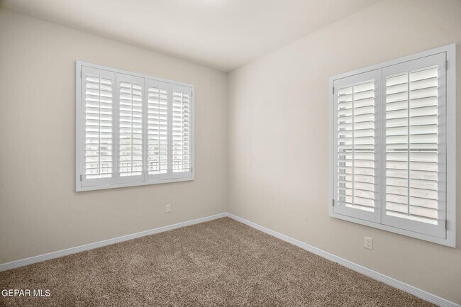 Building Photo - 14735 Pebble Hills Blvd