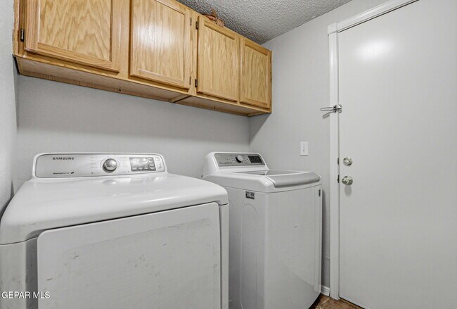 Building Photo - 3828 Tierra Aurora Dr