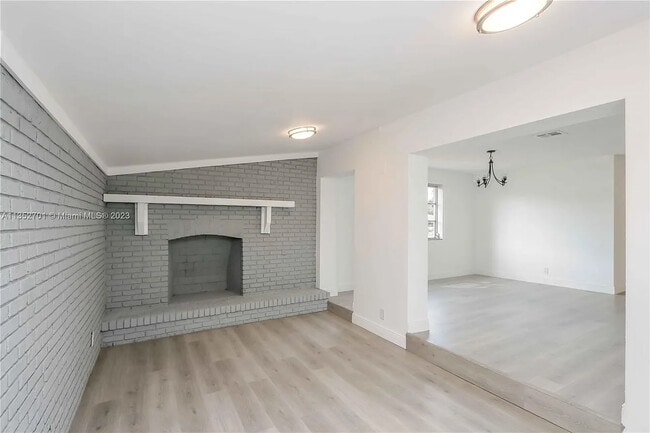 Building Photo - 4421 NW 34th Ct