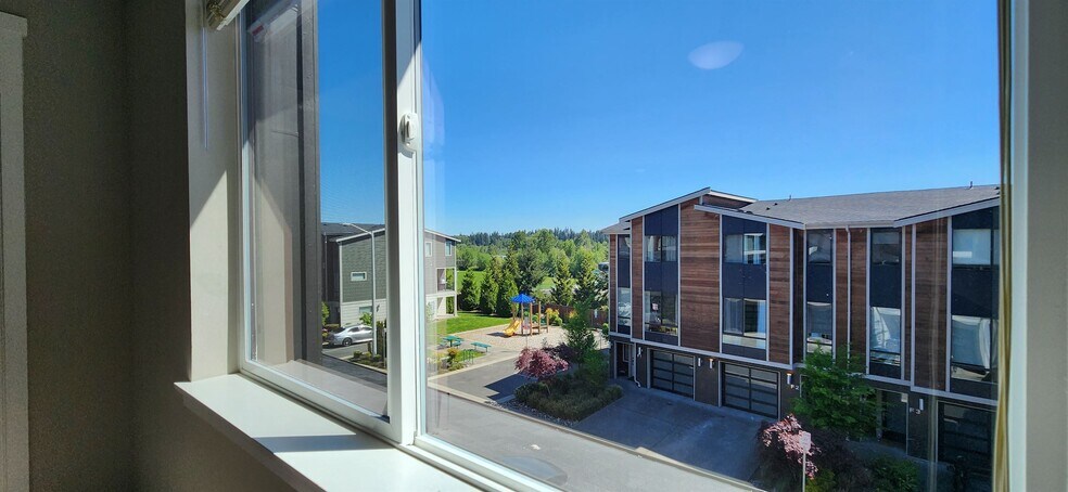Building Photo - 16021 Manor Way