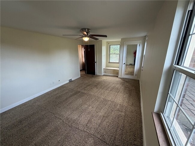 Building Photo - 218 Jackson Cir