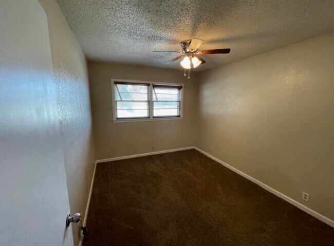 Building Photo - 3410 33rd St